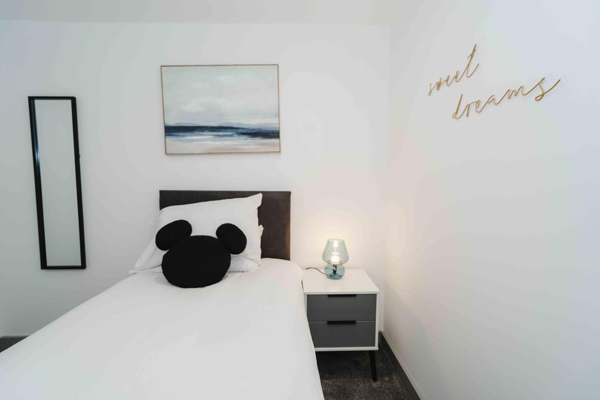 Stunning Luxury Stay By Vichy Kingston upon Hull Buitenkant foto